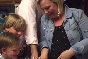 Neprocenjiva reakcija buduće mame: Nakon šest dečaka stiže... (VIDEO)