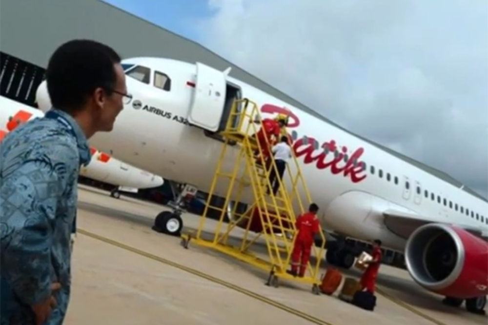 TEROR U VAZDUHU: Indonežanski avion prinudno sleteo zbog pretnje bombom