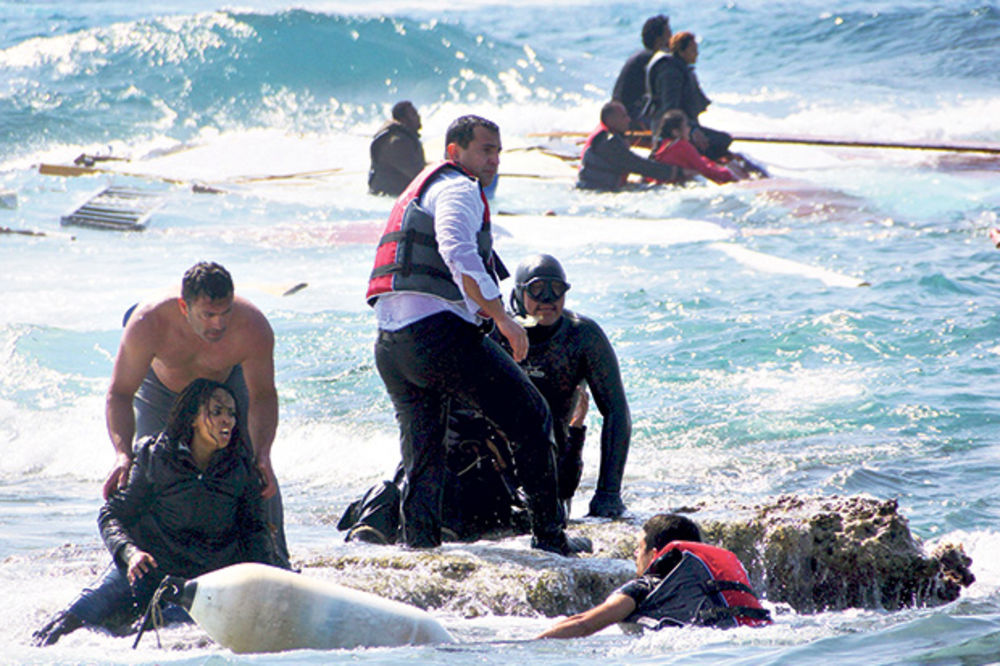 KOBNO PUTOVANJE: Najmanje 40 migranata se ugušilo u brodu od benzinskih isparenja