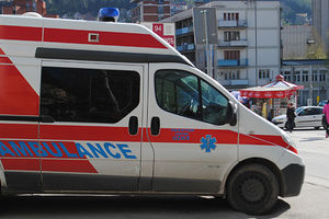 JEZIVO: Trudnica se opekla vrelim mlekom, hitno prebačena za Beograd