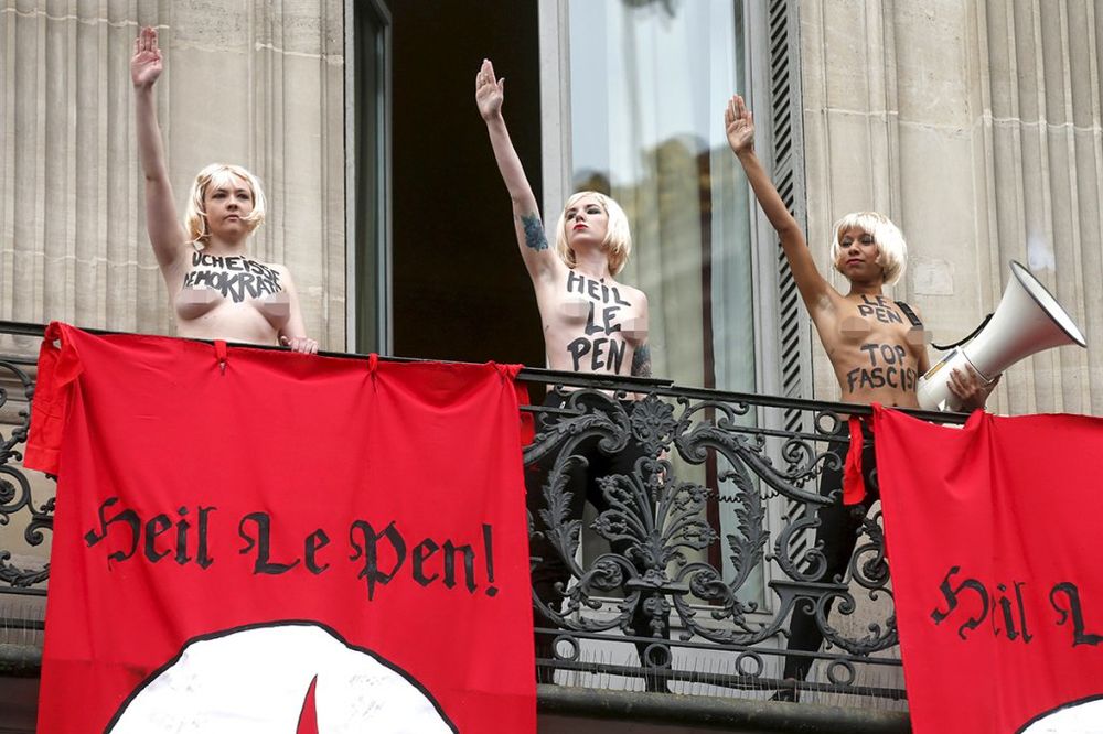 (VIDEO) GOLIM GRUDIMA NA DESNIČARKU: Femenke prekinule Marin Le Pen usred govora