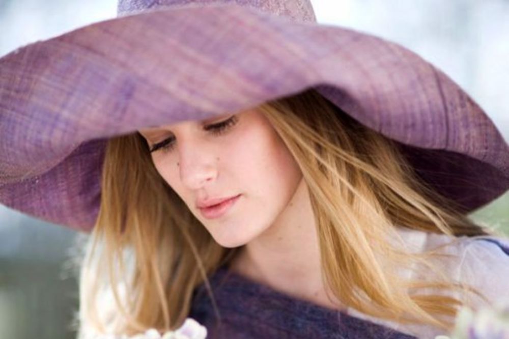 PRIČA KOJU NE SME DA PROPUSTI NIJEDNA ŽENA: O ljubičastom šeširu i uživanju u životu