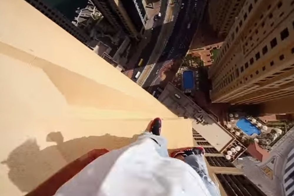 NIJE HRABAR NEGO LUD: Ovaj video nije za one koji se plaše visine