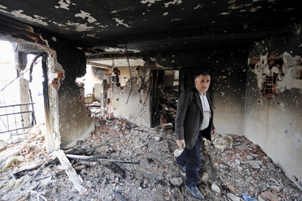 (FOTO) JEZIVI PRIZORI IZ KUMANOVA: Pogledajte ruševine i izrešetane kuće posle terorističkog napada
