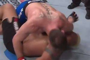 (VIDEO) IZUDARAO GA BAŠ: Amerikanac hrvatskog porekla oborio UFC rekord