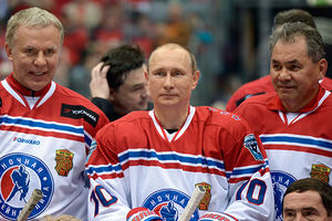 (VIDEO) DEMONSTRIRAO UMEĆE: Putin na hokej utakmici dao osam golova