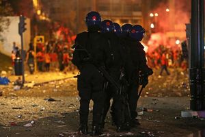 (VIDEO) HAOS U LISABONU: Navijači Benfike slavili titulu, pa izazvali rat na ulicama