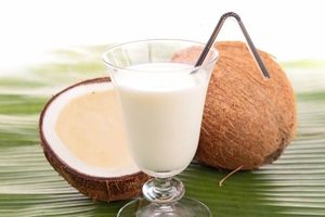 Kako da napravite domaće mleko od kokosa