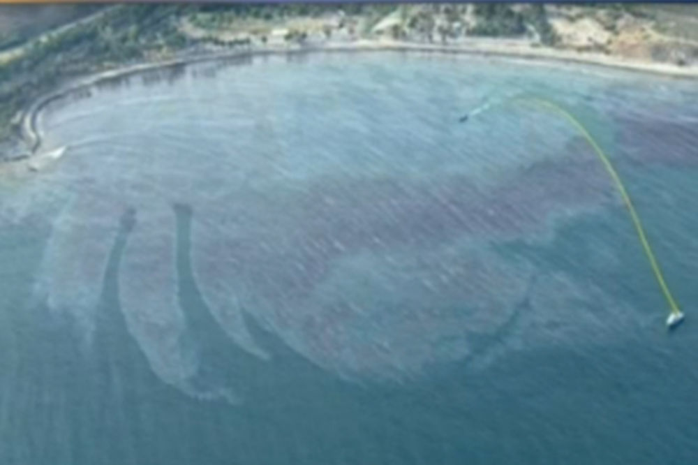 (VIDEO) VANREDNA SITUACIJA U KALIFORNIJI: 14 km duga mrlja nafte širi se po Tihom okeanu