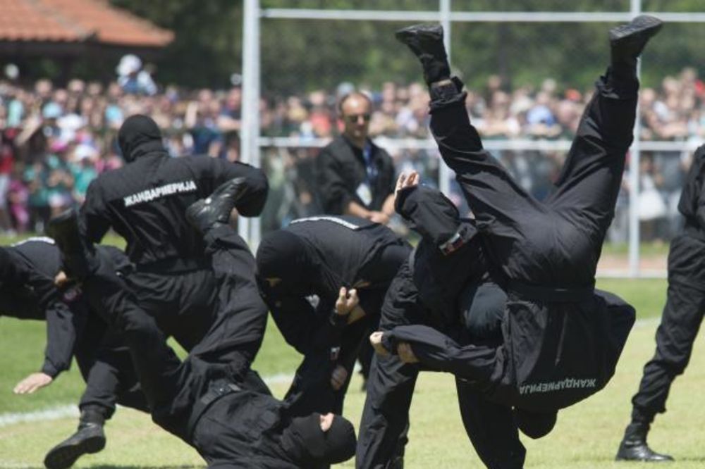 FOTO MUP SLAVI: Ovako je srpska policija prikazala spremnost za sve izazove