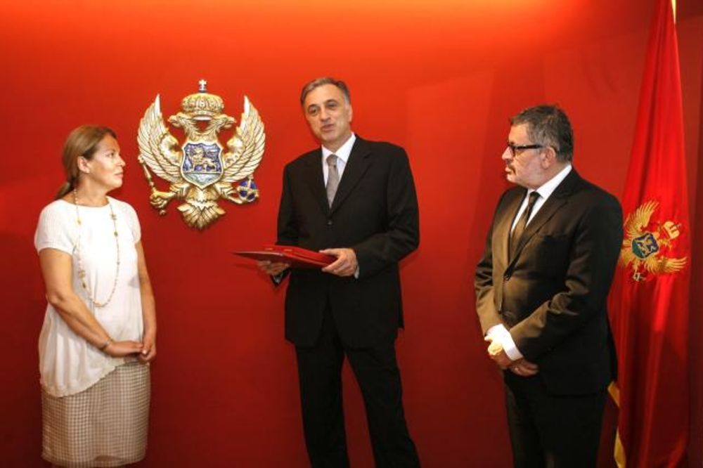 Predsednik Crne Gore posthumno odlikovao Zorana Đinđića