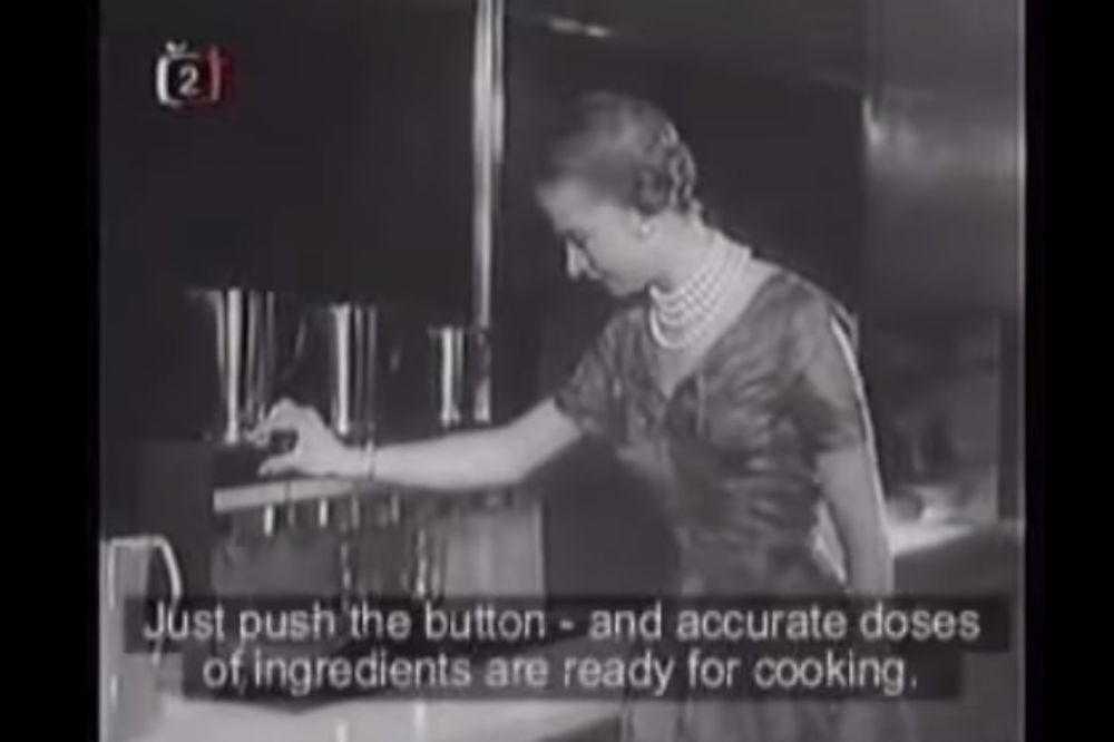 (VIDEO) NIJE SVE KRENULO PO PLANU: Kako su ljudi 1957. godine zamišljali kuhinje budućnosti!