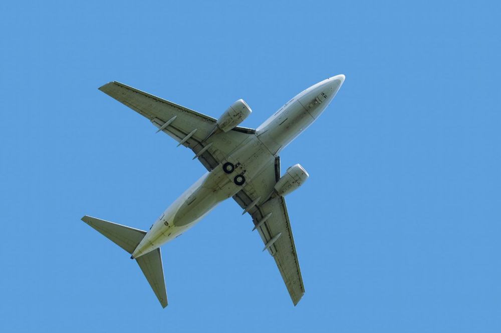 NOVI INCIDENT: Boingu 737 otpao deo krila, uspeo bezbedno da sleti (FOTO)
