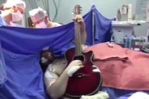 (VIDEO) NEVEROVATAN DUH: Brazilac (33) svirao Bitlse dok mu operišu mozak!