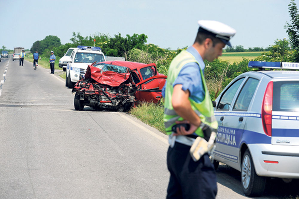 Vozač renoa poginuo zbog bahate vožnje drugog vozača