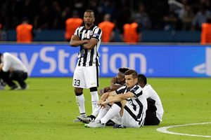 (VIDEO) CENE TRUD: Pogledajte kako su navijači dočekali igrače Juventusa na aerodromu u Torinu