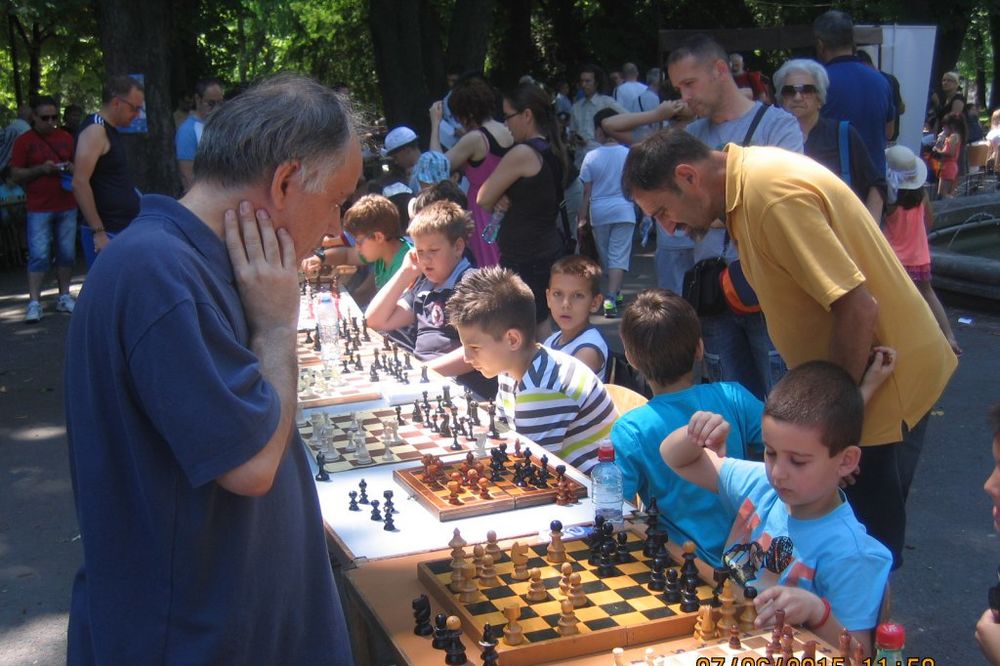 SIMULTANKA: Najmlađi šahovski talenti "namučili" velemajstore!