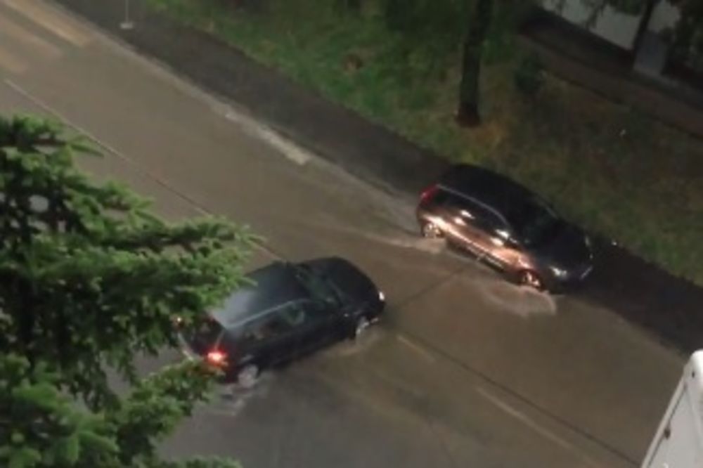 (VIDEO, FOTO) KOLAPS U BEOGRADU: Kiša napravila haos, auto-put i prilazi paralizovani!
