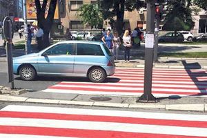 Crveno-bela zebra osvanula na ulici u centru Niša!