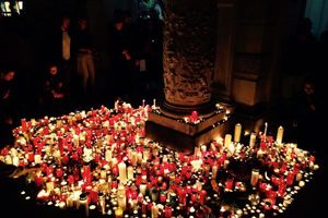 GRAC I AUSTRIJA TUGUJU: Predsednik i kancelar u memorijalnoj šetnji za žrtve masakra