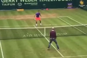 (VIDEO) OVO PLANETA NIJE JOŠ VIDELA: Pogledajte Gvardiolin poen kroz noge protiv Federera
