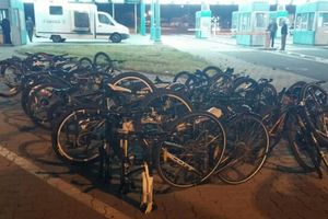 FOTO ZAPLENA NA HORGOŠU: Srbin u kombi spakovao 22 polovna bicikla