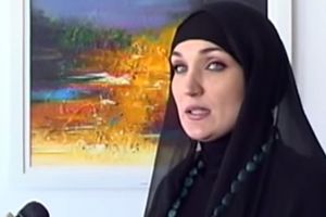 ŽENA MUFTIJE ZUKORLIĆA PORUČUJE SRPKINJAMA: U islamu su žene slobodne i zadovoljne!