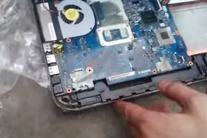 (VIDEO) BLJAK: Evo šta vam se može dogoditi ako ne čistite laptop!