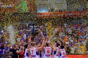 (VIDEO) KO DA NAM UZME IZ NAŠE DUŠE KOSOVO: Pogledajte kako su košarkašice slavile titulu na EP