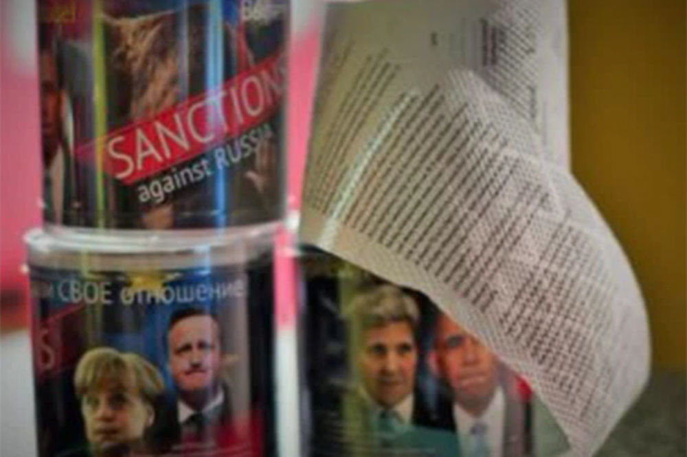 (VIDEO) NAPRAVILI BIZNIS: Rusi prave toalet-papir s tekstom sankcija EU