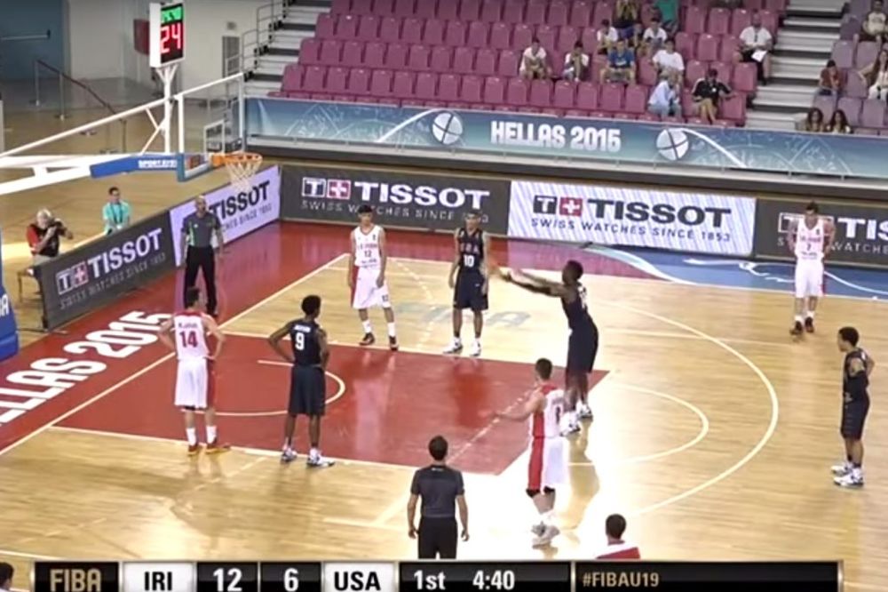 (VIDEO) KAO RADIVOJ KORAĆ: Pogledajte kako američki košarkaš izvodi slobodno bacanje