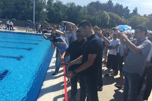 (FOTO) ZA RAZVOJ SPORTA: Vanja Udovičić otvorio olimpijski bazen u Rumi