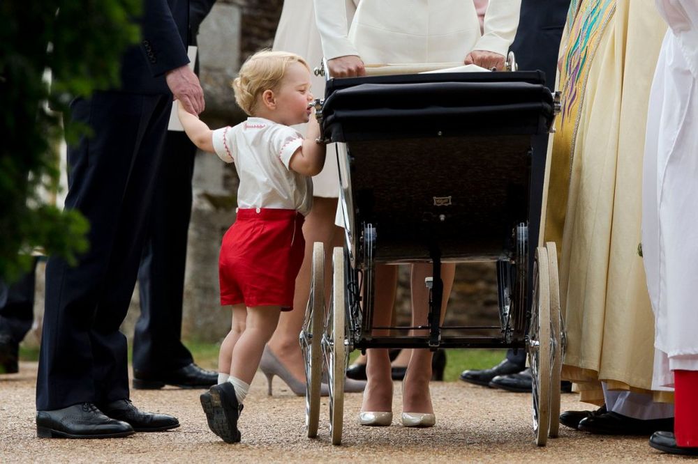 MALI SLAVLJENIK Britanski princ Džordž danas puni 2 godine!