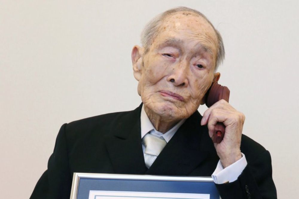 ŽELEO DA ŽIVI JOŠ GODINU DANA: Najstariji čovek na svetu umro u 112.