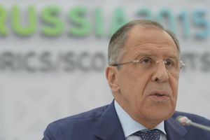 LAVROV NA SAMITU BRIKS: Hitno ukinuti embargo na oružje Iranu