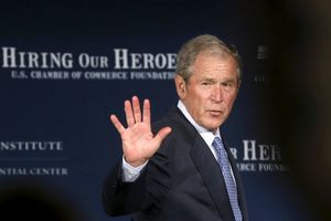 BRATSKA PODRŠKA: Džordž Buš ulazi u kampanju brata Džeba