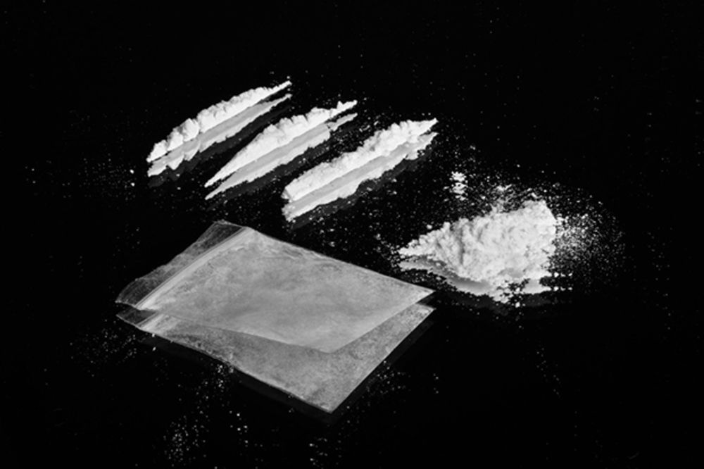 KAO NIJE ZNAO ŠTA NOSI: Deda (91) švercovao 4,5 kg kokaina