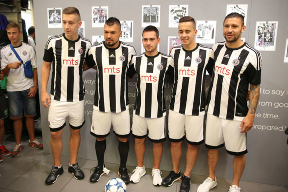 CRNO-BELE PRUGE: Partizan predstavio dres za narednu sezonu