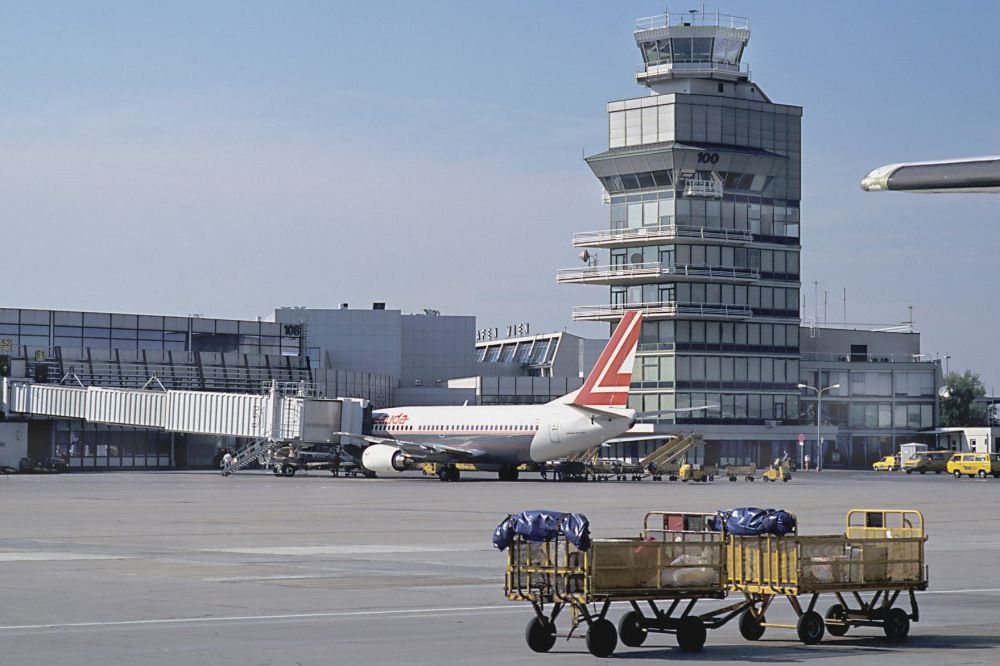 BEČKI AERODROM PREPUN: U junu više od 2 miliona putnika na Švehatu