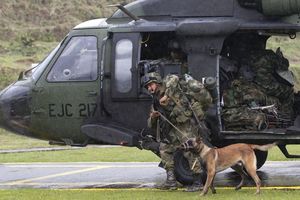 (VIDEO) DIREKTAN PRENOS SMRTI: Vojni helikopter vojske Kolumbije sleće na minsko polje