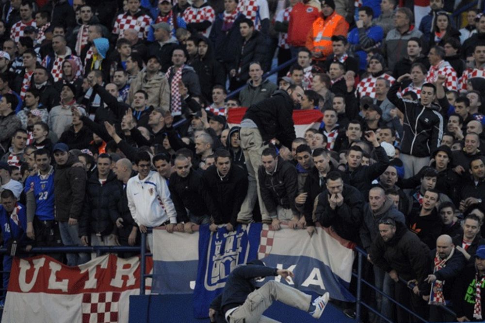 (VIDEO) OPET BOJKOT: Bed blu bojsi zbog Mamića napustili Maksimir