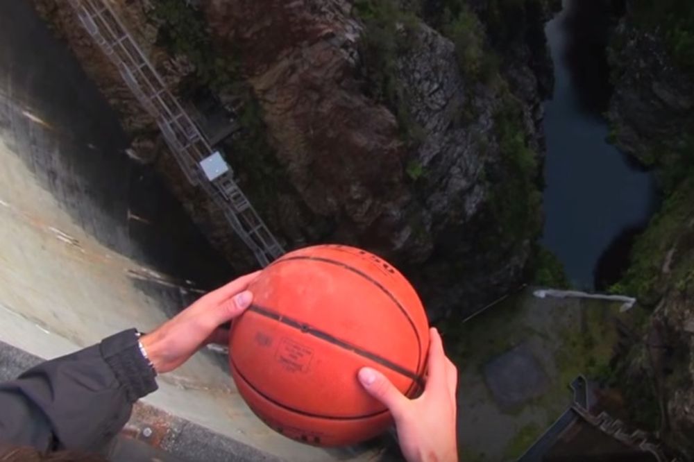 (VIDEO) MOĆ FELŠA: Ovo je Magnusov efekat, nećete verovati gde će otići košarkaška lopta