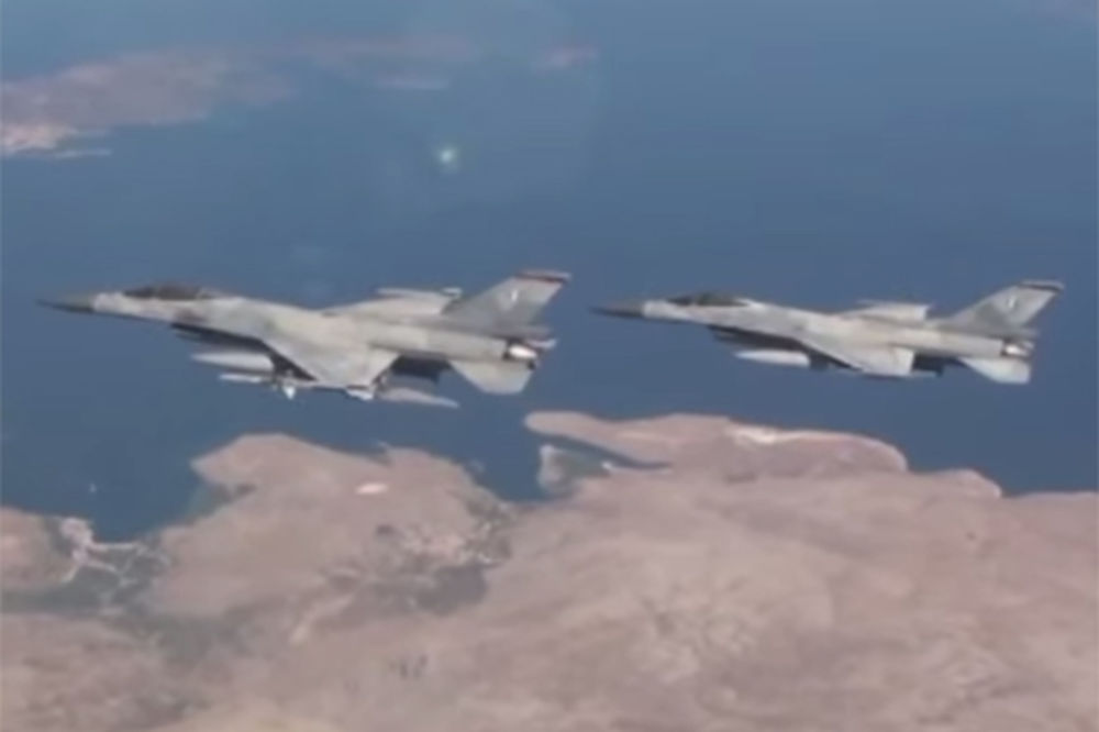 SUDAR DVA F-16 NA NEBU IZNAD SAD: Istraga u toku, piloti prebačeni u bolnicu!