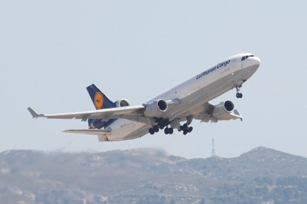 PUTNICI ĆE BITI ODUŠEVLJENI: Lufthanza sutra otkazuje oko 900 letova zbog štrajka pilota