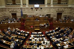 (VIDEO) I VARUFAKIS DIGAO RUKU ZA: Grčki parlament izglasao nove reforme