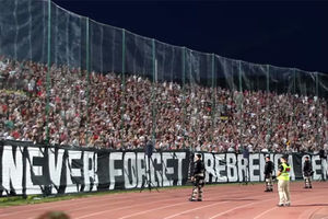 (VIDEO) POSTUPAK UEFA: Sarajevo pred kaznom zbog transparenta posvećenog Srebrenici