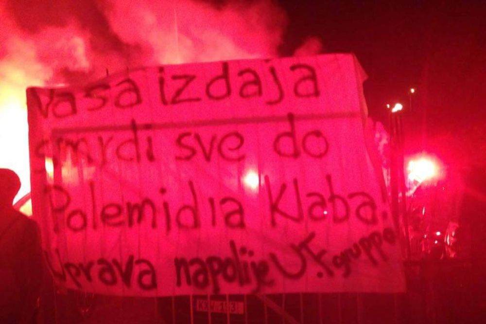 VAŠA IZDAJA SMRDI: Navijači OFK Beograda pokrenuli akciju protiv uprave kluba