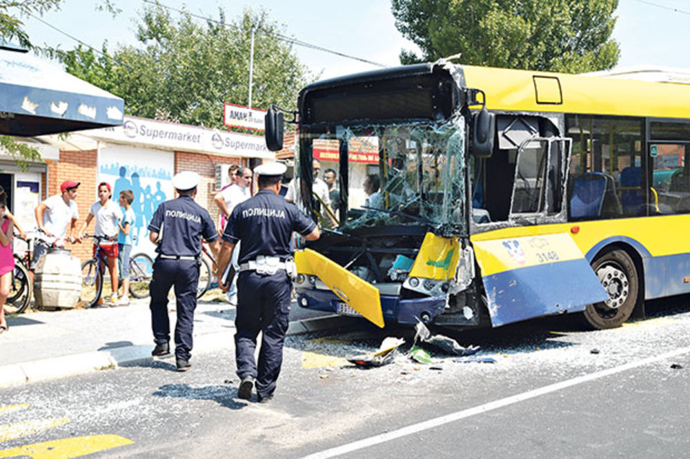 VOZAČ KOJI JE IZAZVAO UDES: Izleteli su psi, pa sam udario u drugi autobus