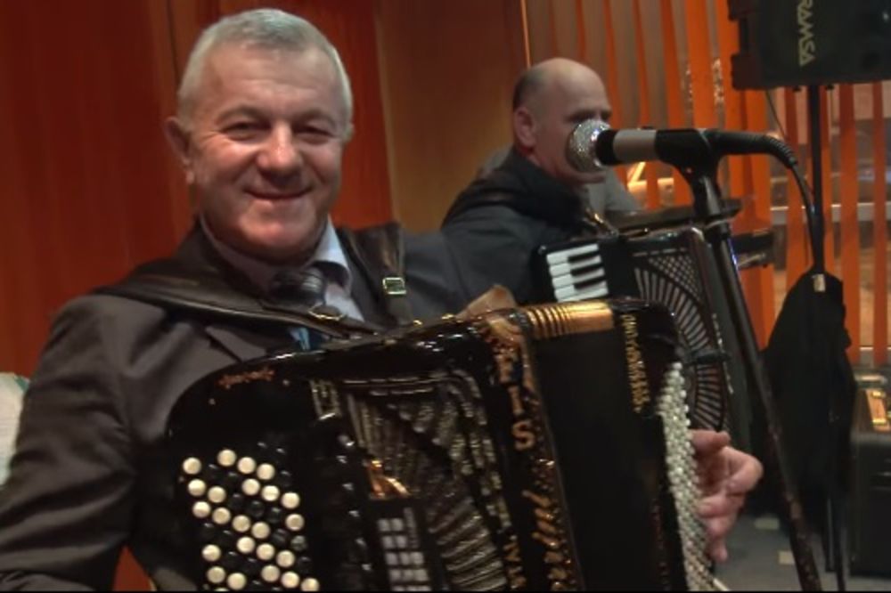 (VIDEO) RAZOČARAN:  Pogledajte poslednju pesmu Pere Gudelja koja sve govori o njegovom životu!