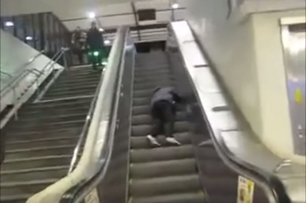 (VIDEO) VEČITA BORBA: Pokretne stepenice, najveći čovekov neprijatelj